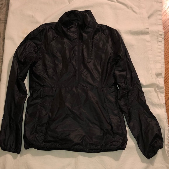 SOLD Lululemon Run With It Jacket in black! - Picture 5 of 8